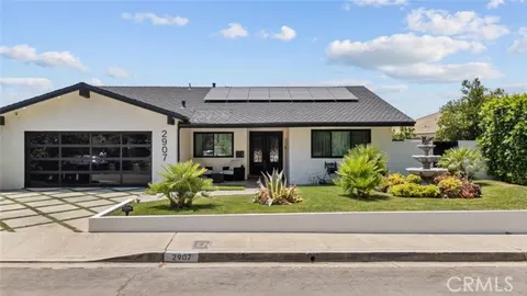 Mechael Adzhemyan, real estate agent in Burbank