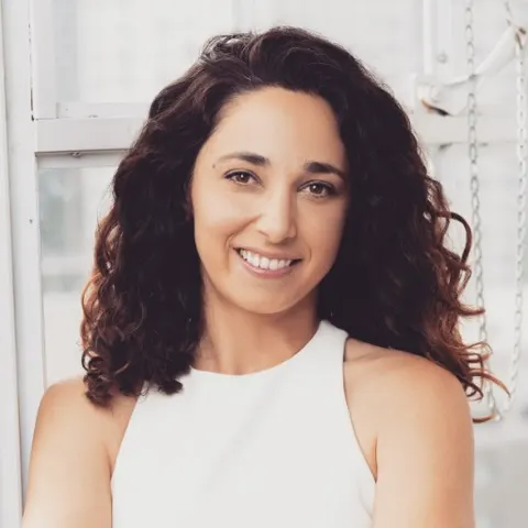 Adina Beam, real estate agent in Reseda