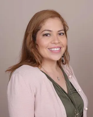 Mariela Ramirez Gomez, real estate agent in Apple Valley