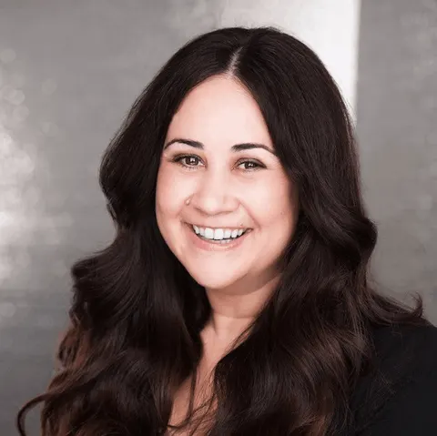 Sara Zanville, real estate agent in Los Angeles