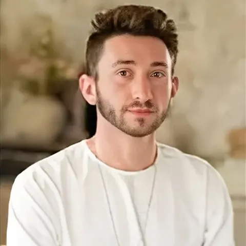 Max Goltz, real estate agent in Calabasas