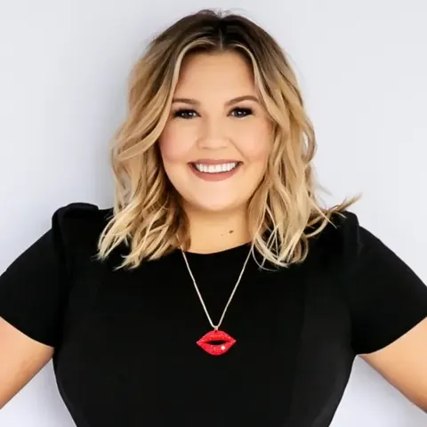 Samantha Holt, real estate agent in Newhall