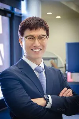 Minju Lee, real estate agent in Porter Ranch