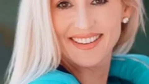 Lynette Marble, real estate agent in Oxnard