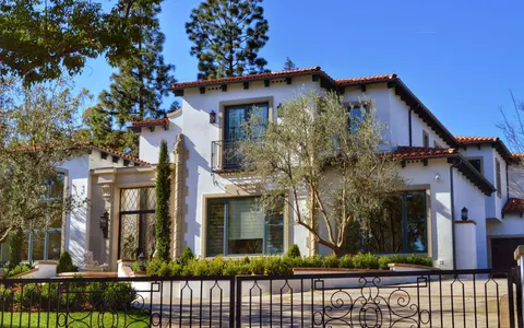 Michelle Pacheco, real estate agent in Saugus