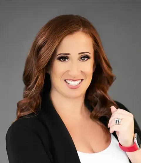 Steffanie Stelnick, real estate agent in Fontana