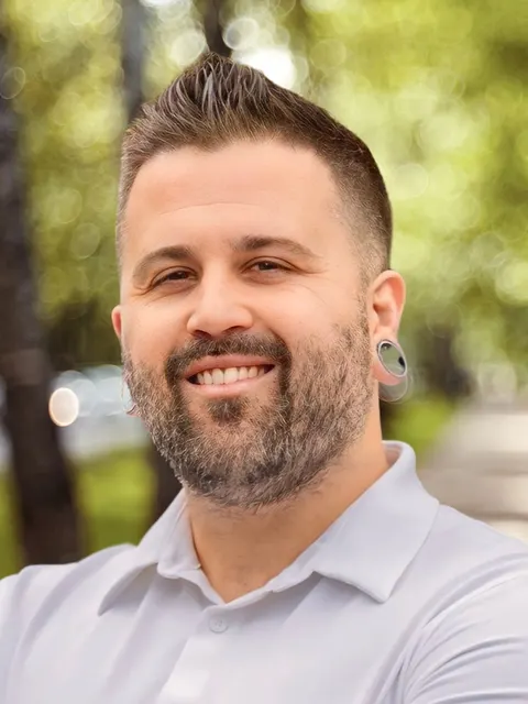 Clayton Wenger, real estate agent in Canyon Country