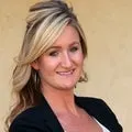 Kelly Gomez, real estate agent in Saugus