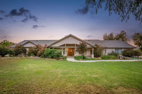 Cynthia Miller, real estate agent in Acton