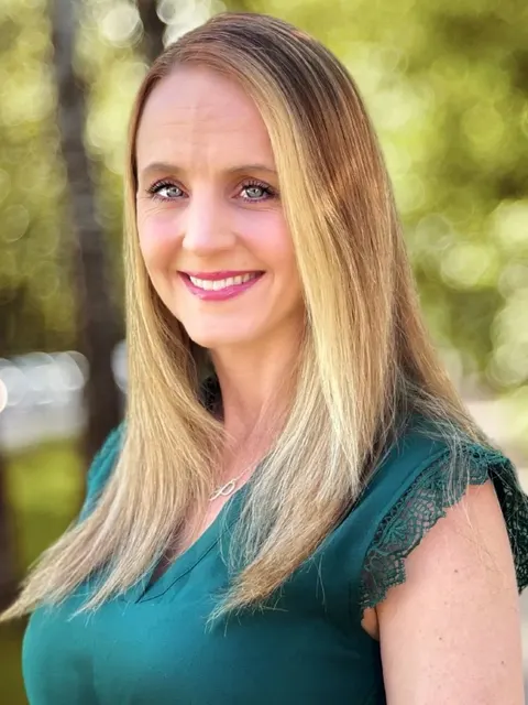 Sierra Allen, real estate agent in Los Angeles