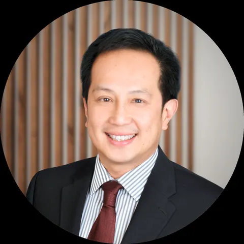 Hosana Saputra, real estate agent in Los Angeles