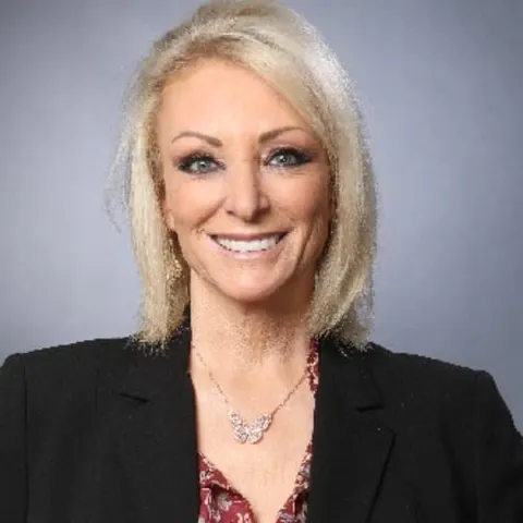 Wyn Dee Swartz, real estate agent in Huntington Beach