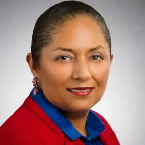 Raquel Terrones, real estate agent in Santa Ana