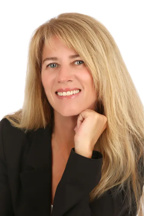 Lori Thompson, real estate agent in Huntington Beach