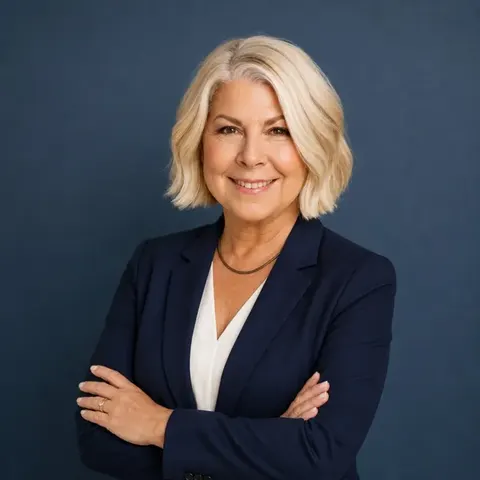 Teresa Tucciarone, real estate agent in Costa Mesa