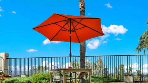 Kelly Turbeville, real estate agent in Lake Forest