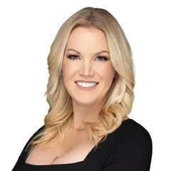 Amanda Burroughs, real estate agent in Menifee