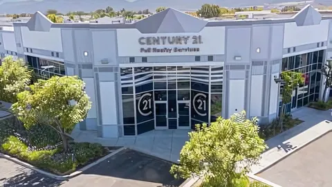 Herminia Dela Cruz, real estate agent in Murrieta