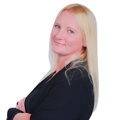 Amanda Hoskinds, real estate agent in Lake Elsinore