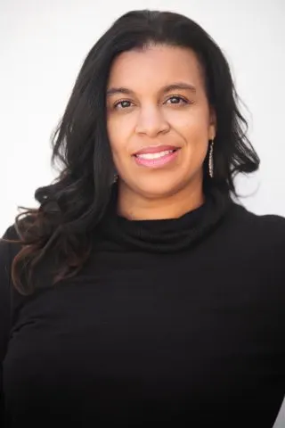 Dionne Luna, real estate agent in Lake Elsinore