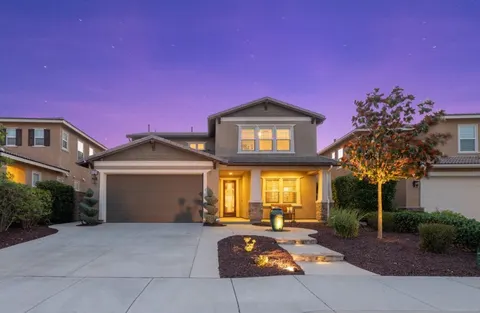 Taylor Ponce, real estate agent in Temecula