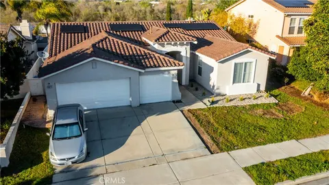 Jennifer Triana, real estate agent in Oceanside