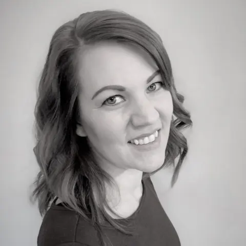 Cara Startz, real estate agent in Lake Elsinore