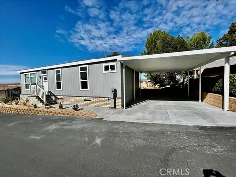 Joanna Harlan, real estate agent in Hemet