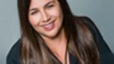 Kimiah Wyer, real estate agent in Long Beach
