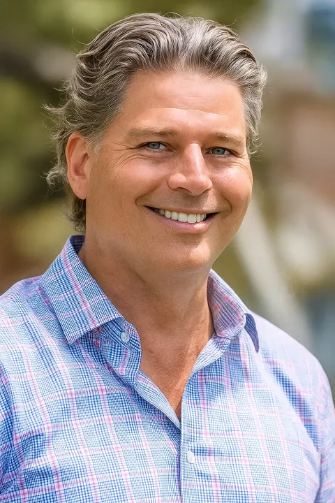 Brett Zebrowski, real estate agent in Manhattan Beach