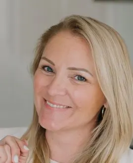 Lauren Corcoran, real estate agent in Hemet
