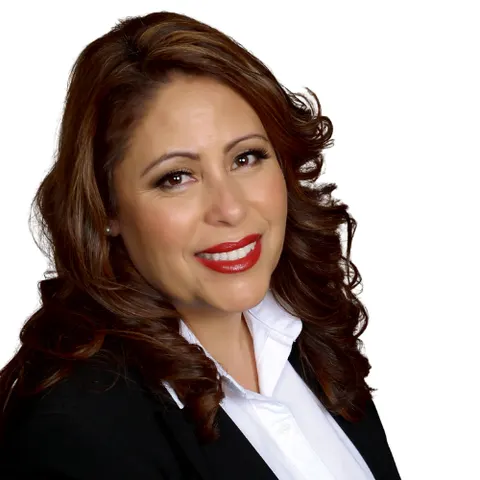 Elvia Oropeza, real estate agent in Anza