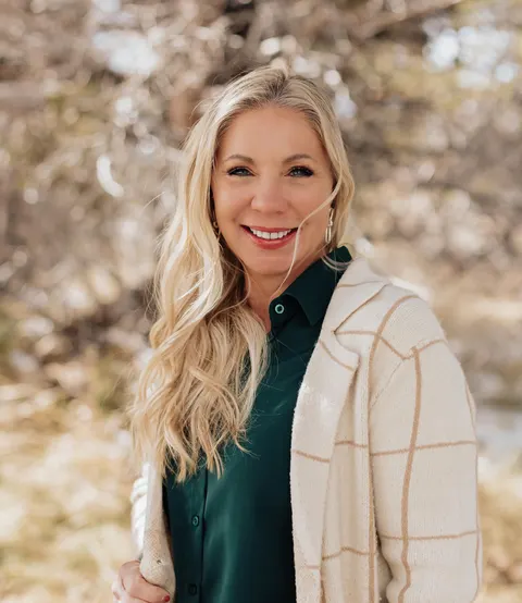 Nancy Perez, real estate agent in Big Bear City