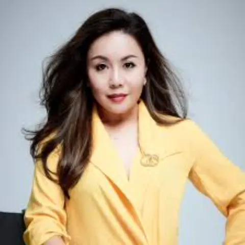 Betty Huang, real estate agent in Irvine