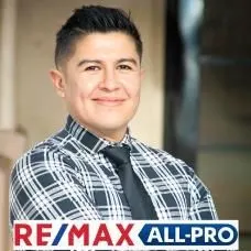 Dennis Lopez, real estate agent in Lancaster
