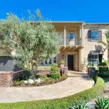 Ren Tina Luo, real estate agent in Los Angeles