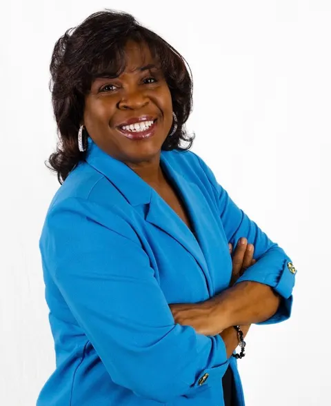 Phyllis Bowman, real estate agent in Apple Valley
