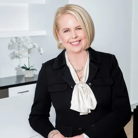 Carol Lee, real estate agent in Newport Coast