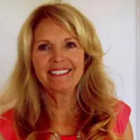 Kandis Arnold, real estate agent in Newport Beach