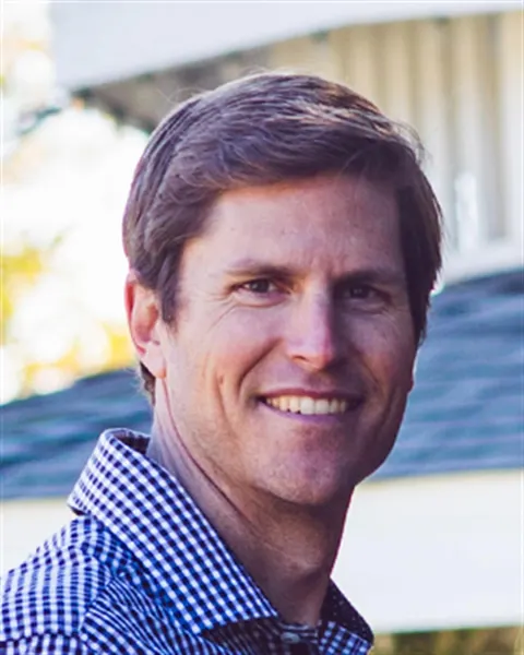 Alex Batley, real estate agent in Newport Beach