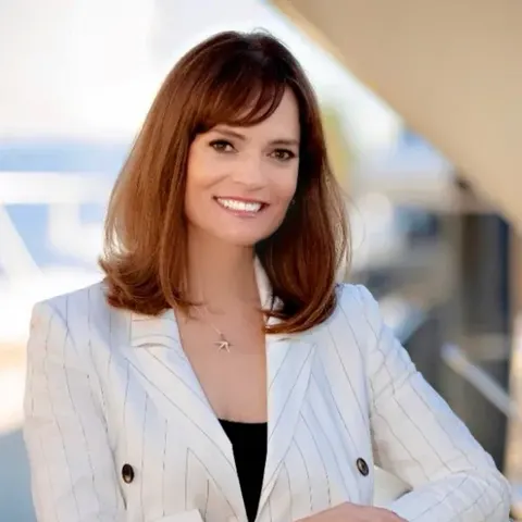 Amy Baumgartner, real estate agent in Newport Beach