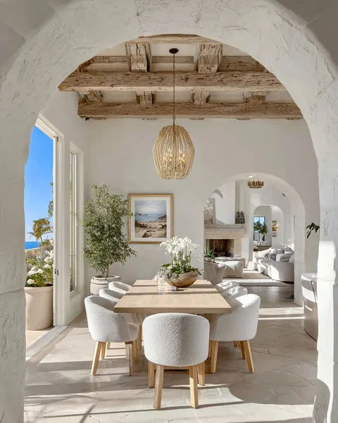 Troy Davis, real estate agent in Newport Beach