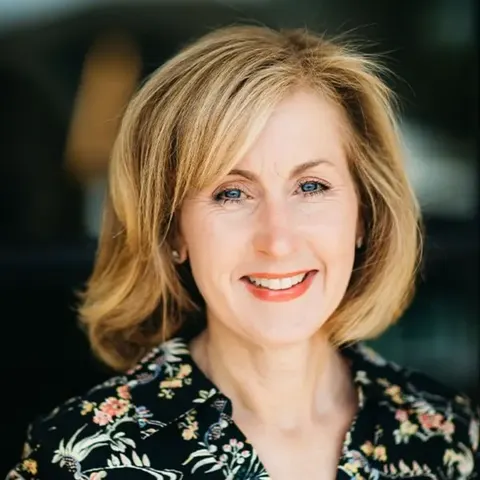 Stephanie Lowe, real estate agent in Newport Beach