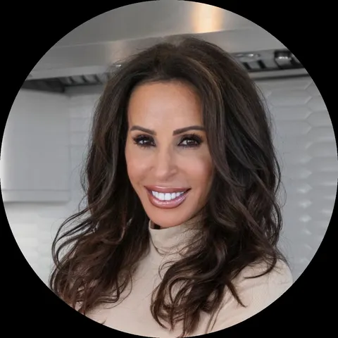 Ronnie Cancellieri, real estate agent in Costa Mesa