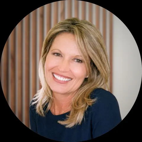 Genille Lauren, real estate agent in Newport Beach