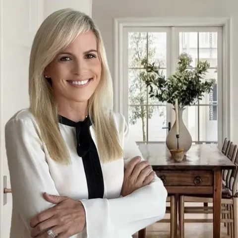 Jenna Downes, real estate agent in Newport Beach