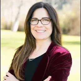 Stephanie Lukas, real estate agent in Camarillo