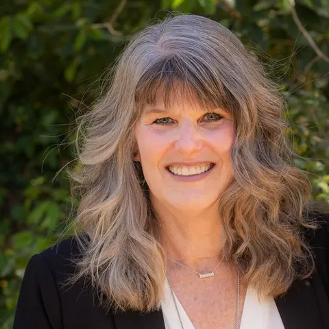 Jena Harris, real estate agent in Ventura