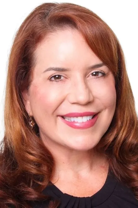 Christine Cardoso-Moore, real estate agent in Ventura