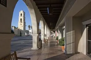 Nora Davis, real estate agent in Ojai